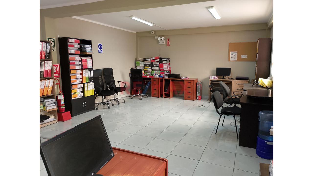 Se Alquila Local De 720 M2 — foto 9