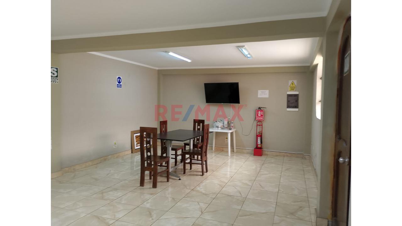 Se Alquila Local De 720 M2 — foto 13