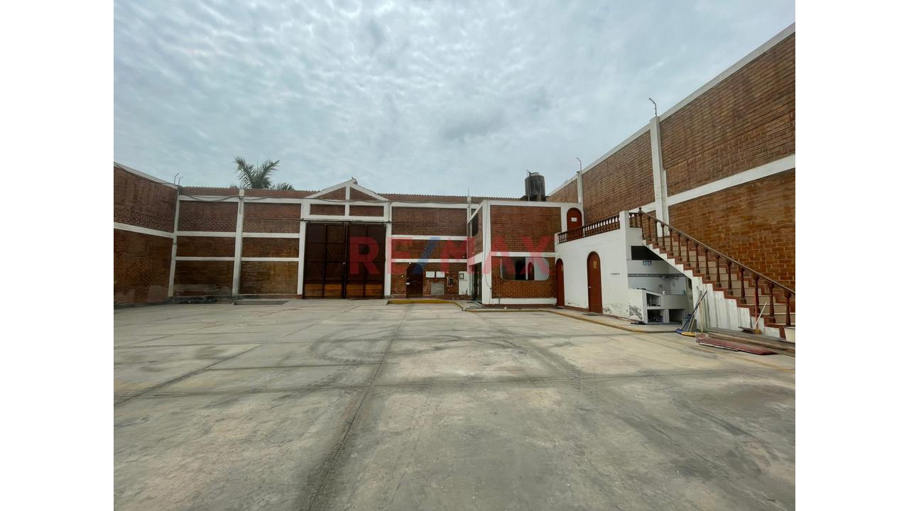 Se Alquila Local De 720 M2 — foto 4