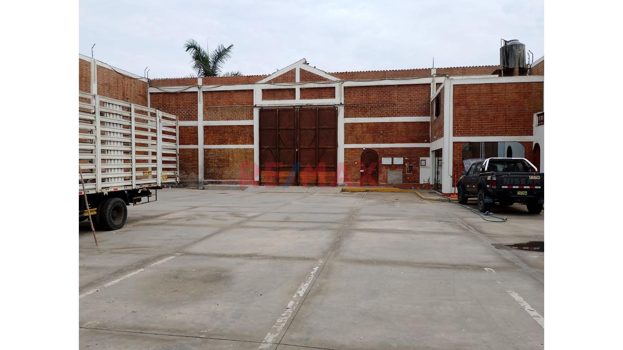 Se Alquila Local De 720 M2