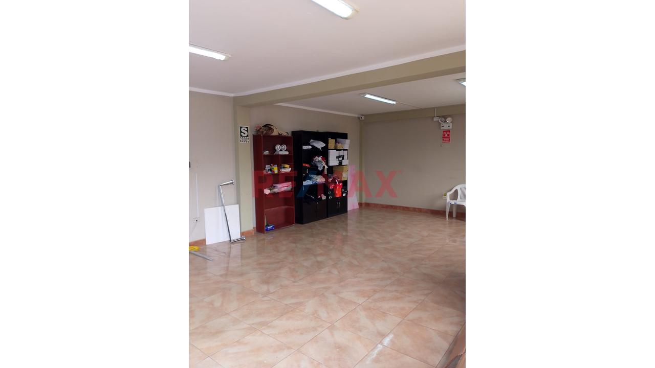 Se Alquila Local De 720 M2 - 16