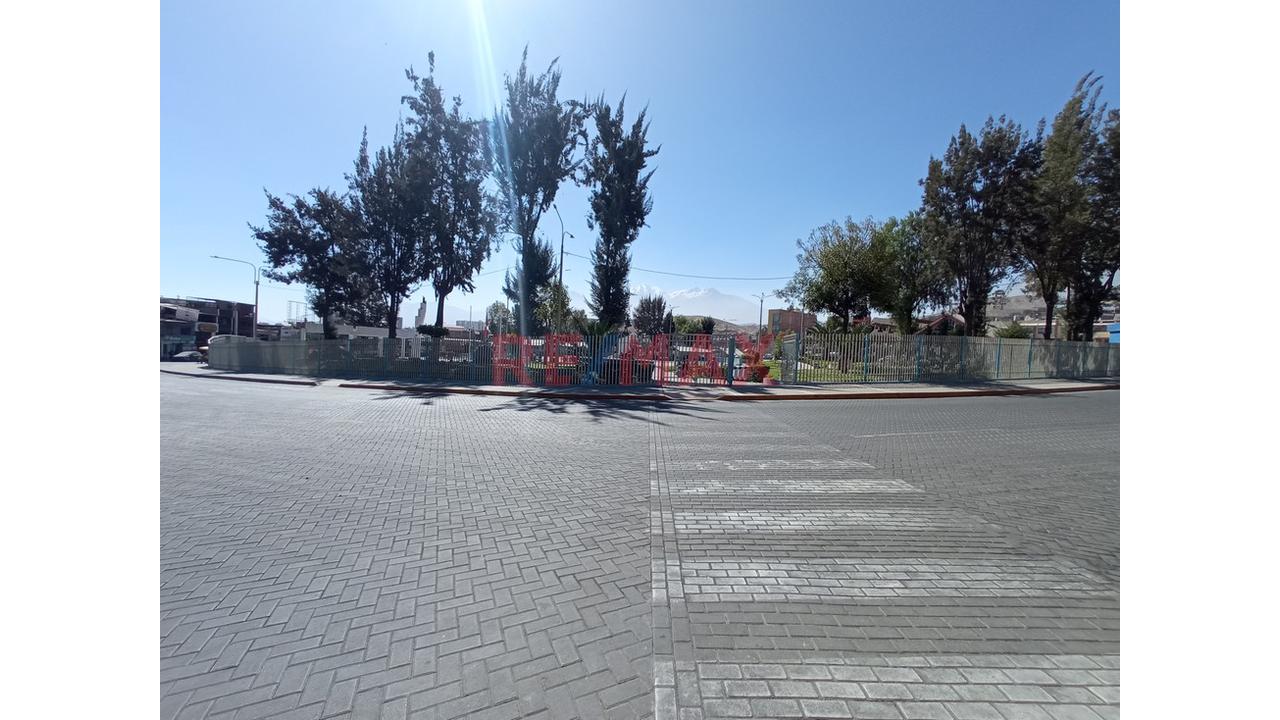 Local Comercial En Primer Piso Al Costado De  La Plaza Umachiri – Mariano Melgar - 3