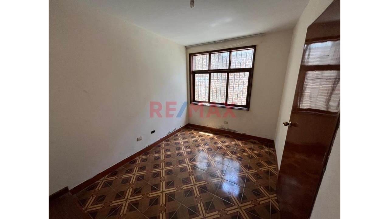 Venta De Amplia Casa En Urb. Monterrico — foto 11