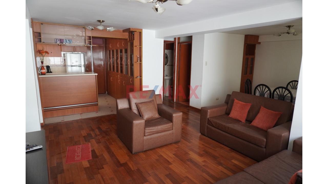 📍 Departamento En Venta  En Urbanización San Francisco Muy Cerca Al Bcp De Huayruropata