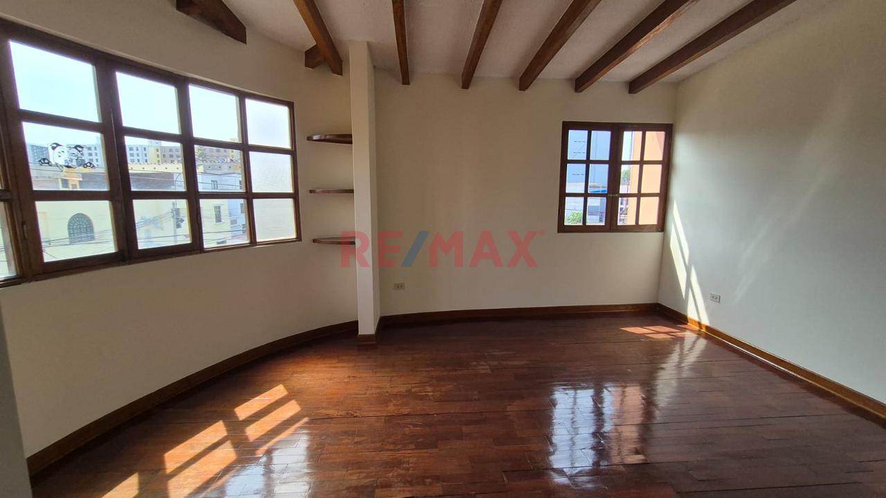 Se Vende Departamento Amplio Con Aires En Último Piso – Jesús María — foto 9