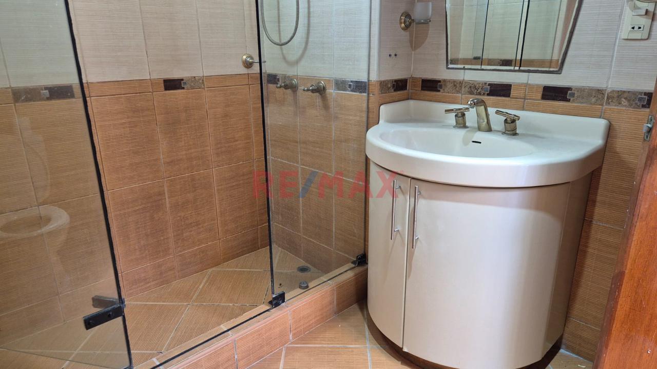 Se Vende Departamento Amplio Con Aires En Último Piso – Jesús María — foto 15