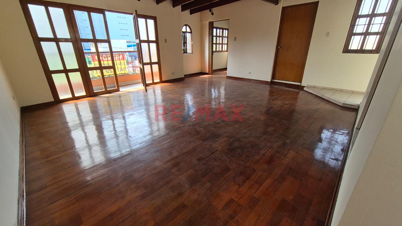 Se Vende Departamento Amplio Con Aires En Último Piso – Jesús María — foto 5