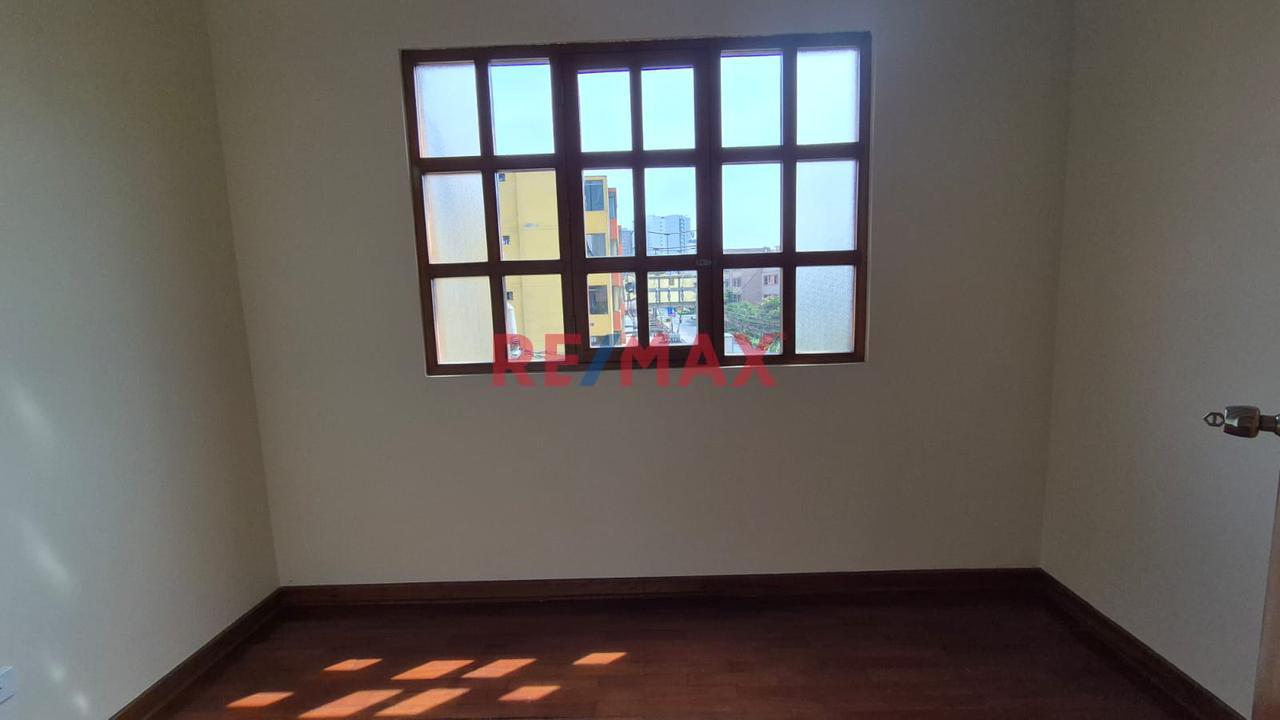 Se Vende Departamento Amplio Con Aires En Último Piso – Jesús María