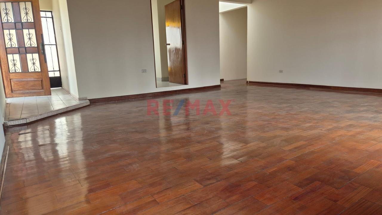 Se Vende Departamento Amplio Con Aires En Último Piso – Jesús María — foto 13