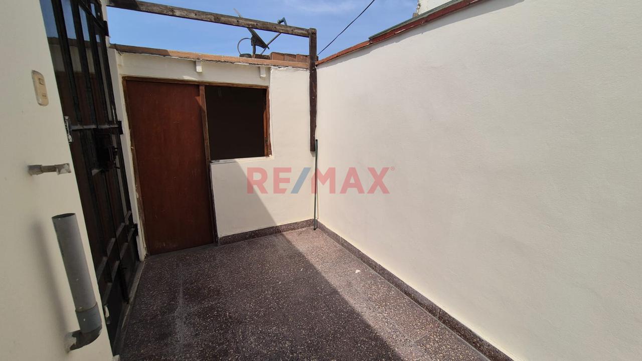 Se Vende Departamento Amplio Con Aires En Último Piso – Jesús María — foto 6
