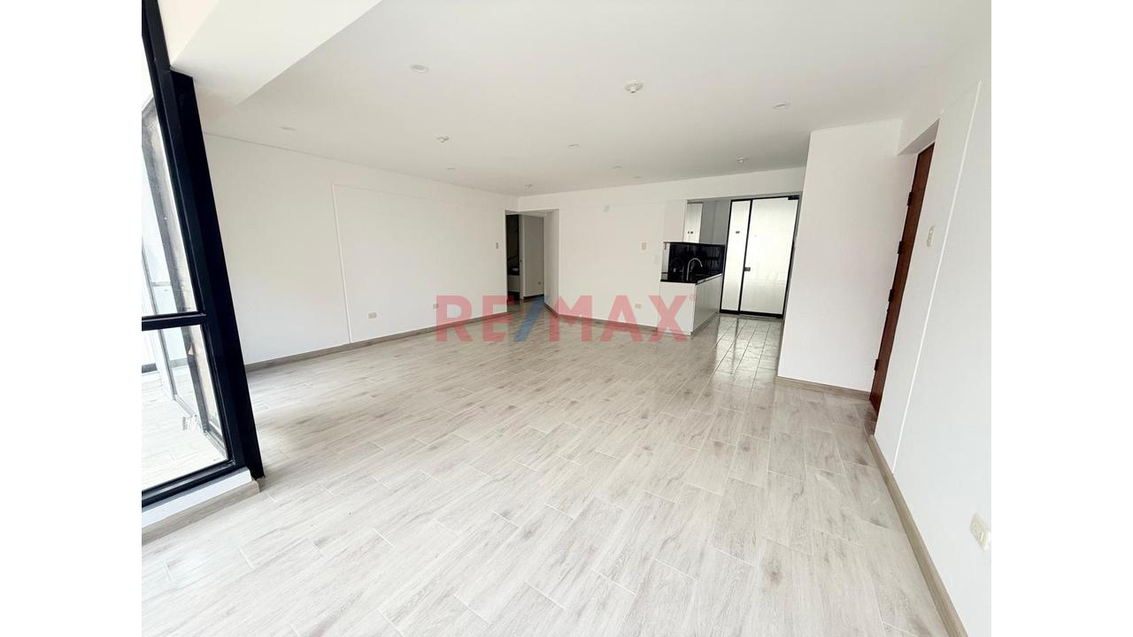 🏢Departamento De Estreno En Cuarto Piso En Urb. Bello Monte