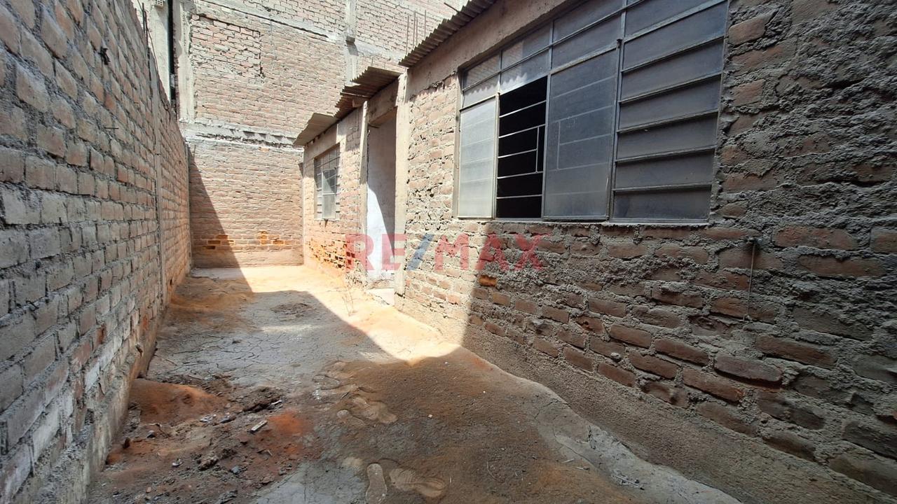 Casa Como Terreno En San Hilarion, San Juan De Lurigancho - 10