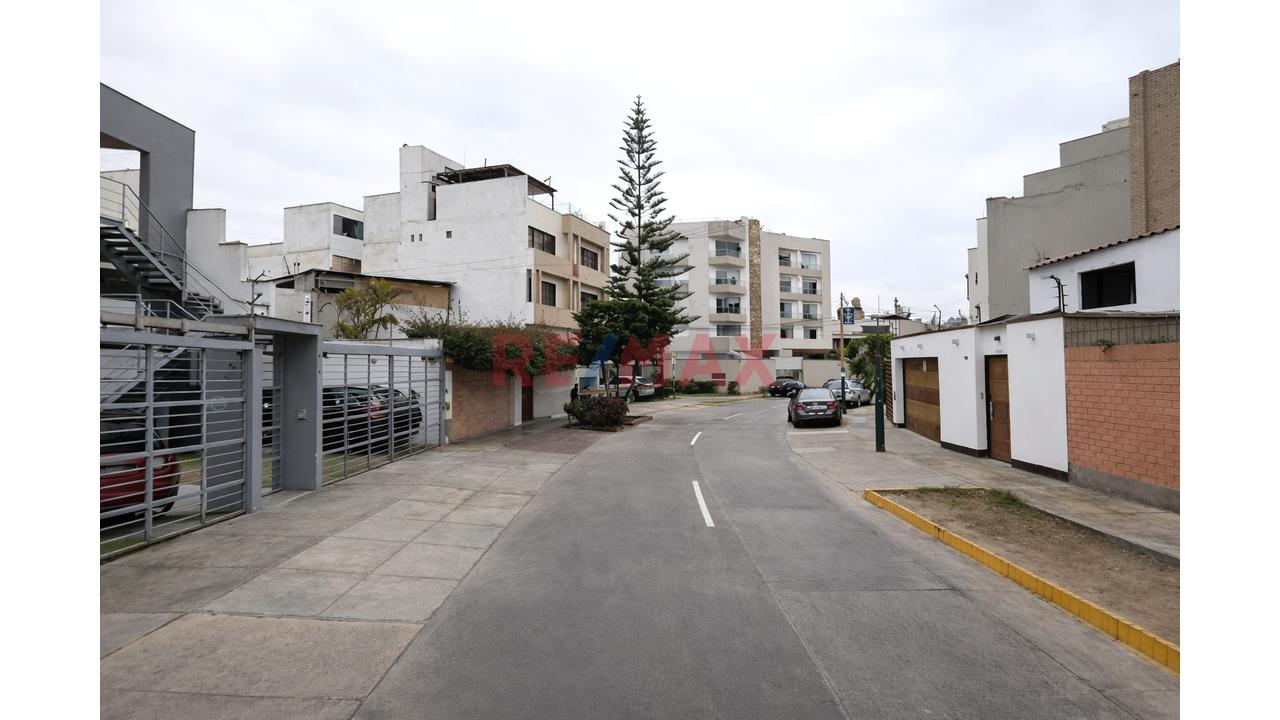 Venta  Surco  – Dos Habitaciones +1 Baño    + Cochera  Como Terreno  + Aires  $115,000  Negociables — foto 3