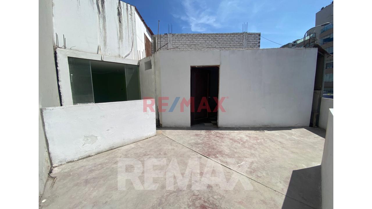 Venta  Surco  – Dos Habitaciones +1 Baño    + Cochera  Como Terreno  + Aires  $115,000  Negociables — foto 12