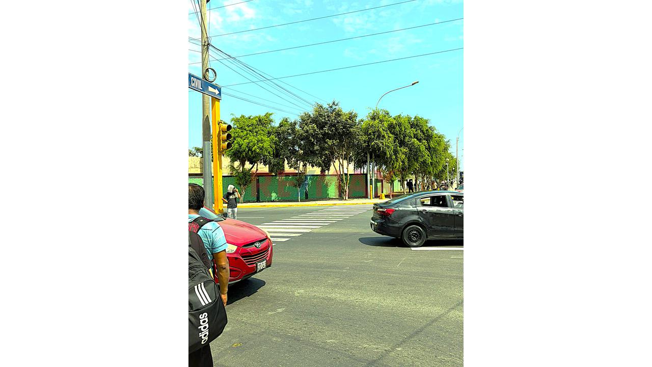 Venta Casa Comercial En Av. Guardia Civil 391.45 M2 Doble Ingreso Chorrillos — foto 13