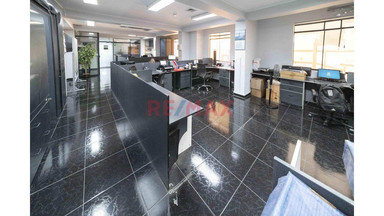 Local comercial de 1389 m² en Los Olivos — foto 5