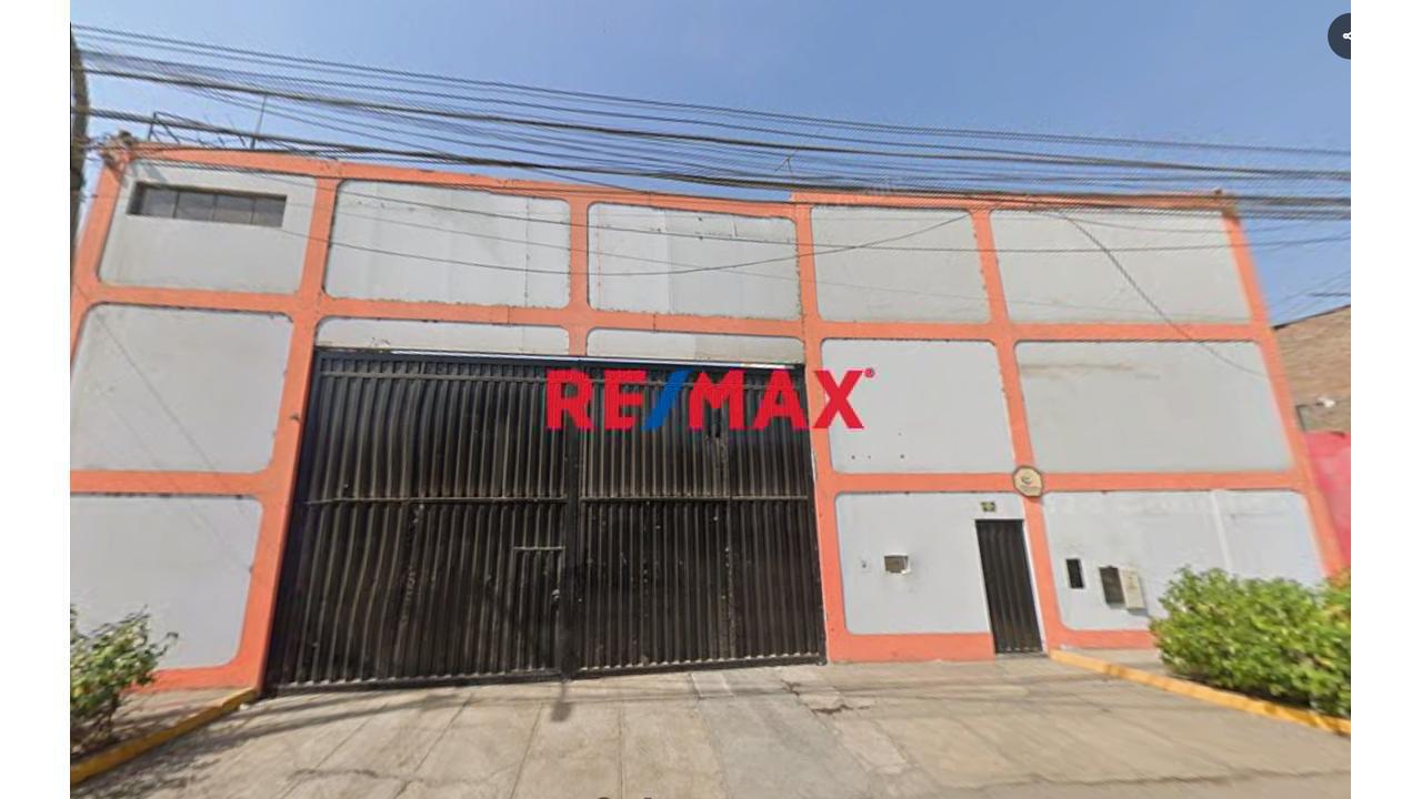 Local comercial de 1389 m² en Los Olivos