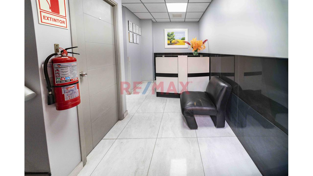 Local comercial de 1389 m² en Los Olivos — foto 3