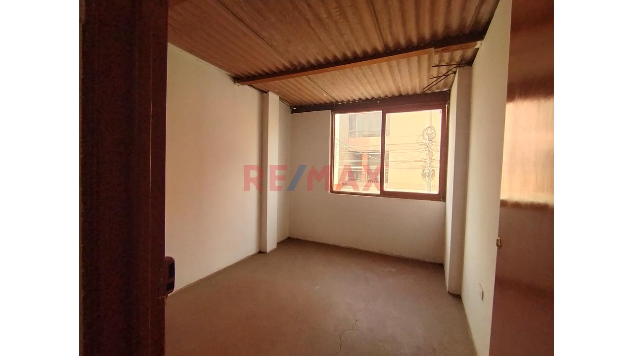Casa de 6 dormitorios en Comas, 223 m² — foto 4