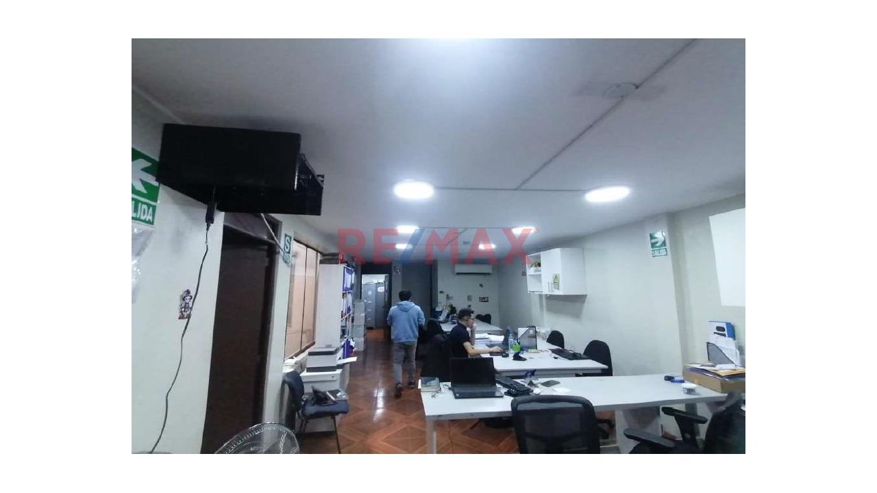 Local En Venta En Plena Av Wiese En San Juan De Lurigancho — foto 11