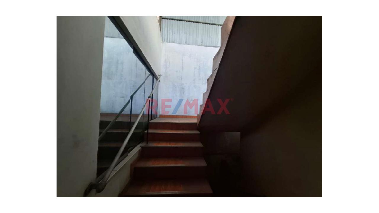 Local En Venta En Plena Av Wiese En San Juan De Lurigancho — foto 3