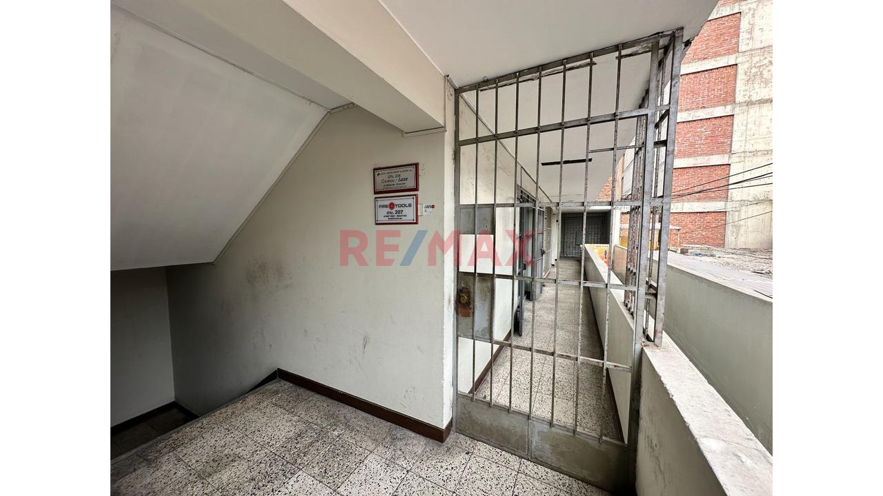 Se Alquila Oficina O Local Comercial En Lince Av. Ignacio Merino – S/ 1,200 - 8