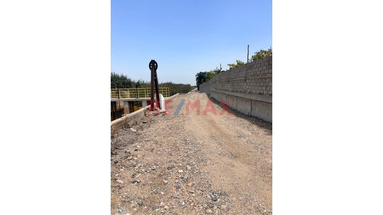 Se Vende Terreno De 10 500 M2 Al Costado De Centro Recreacional Don Isacc - 4