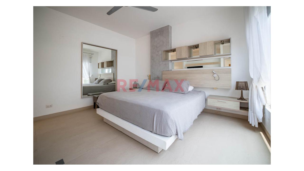 Casa de 4 dormitorios en Asia, 330 m² — foto 4
