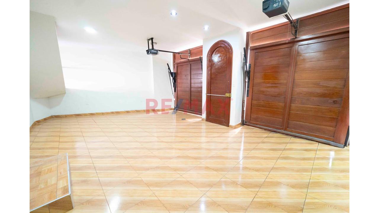 Casa de 11 dormitorios en Carabayllo, 708 m² — foto 2