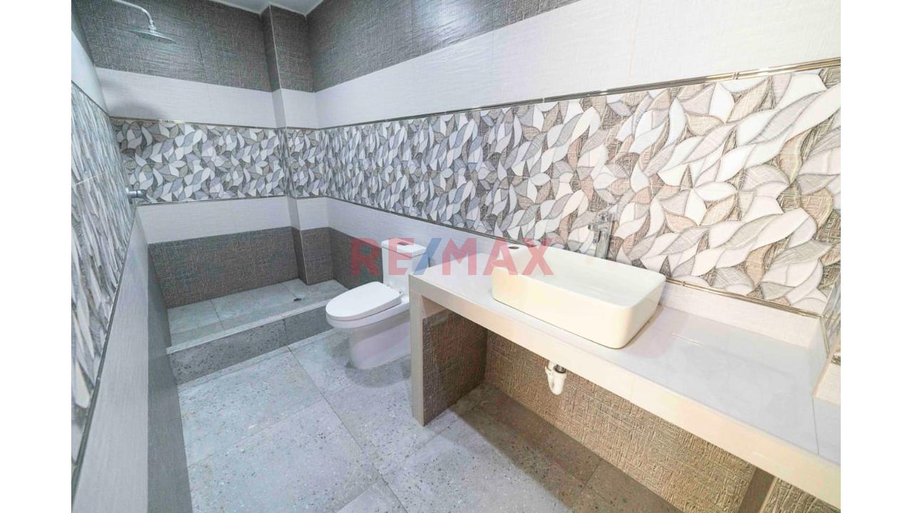 Venta Casa De 4 Pisos En La Urb. Esmeralda 4Ta Etapa — foto 4