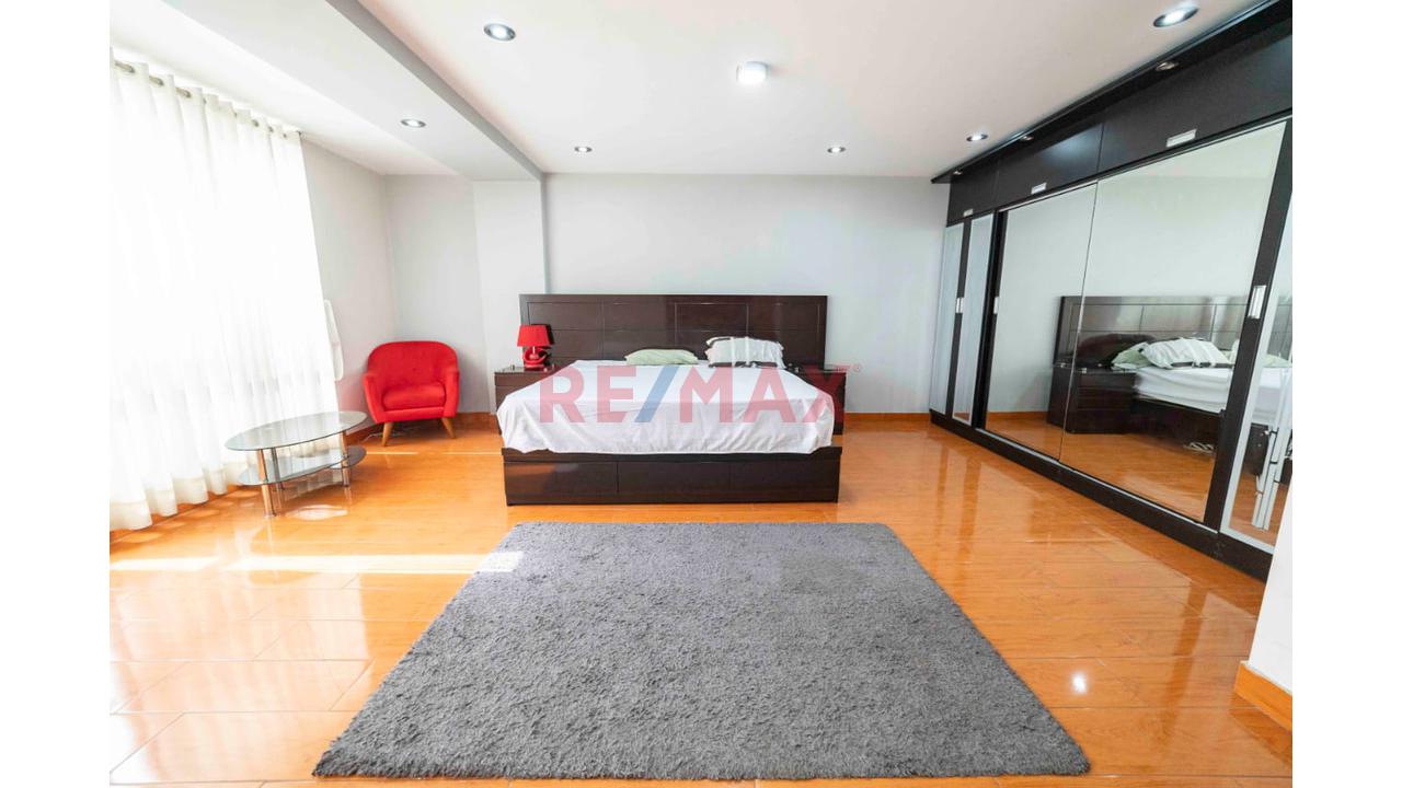 Venta Casa De 4 Pisos En La Urb. Esmeralda 4Ta Etapa — foto 9