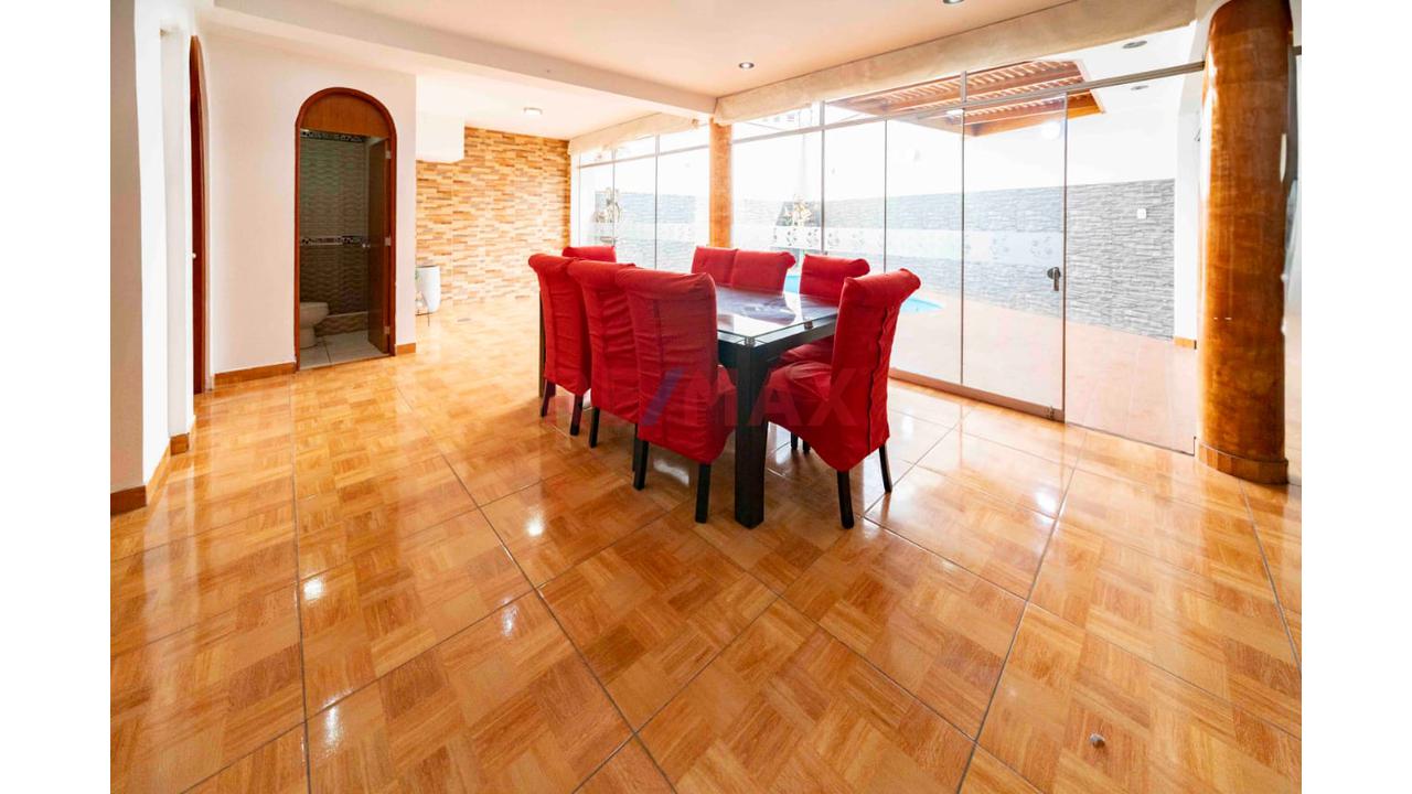 Venta Casa De 4 Pisos En La Urb. Esmeralda 4Ta Etapa — foto 10