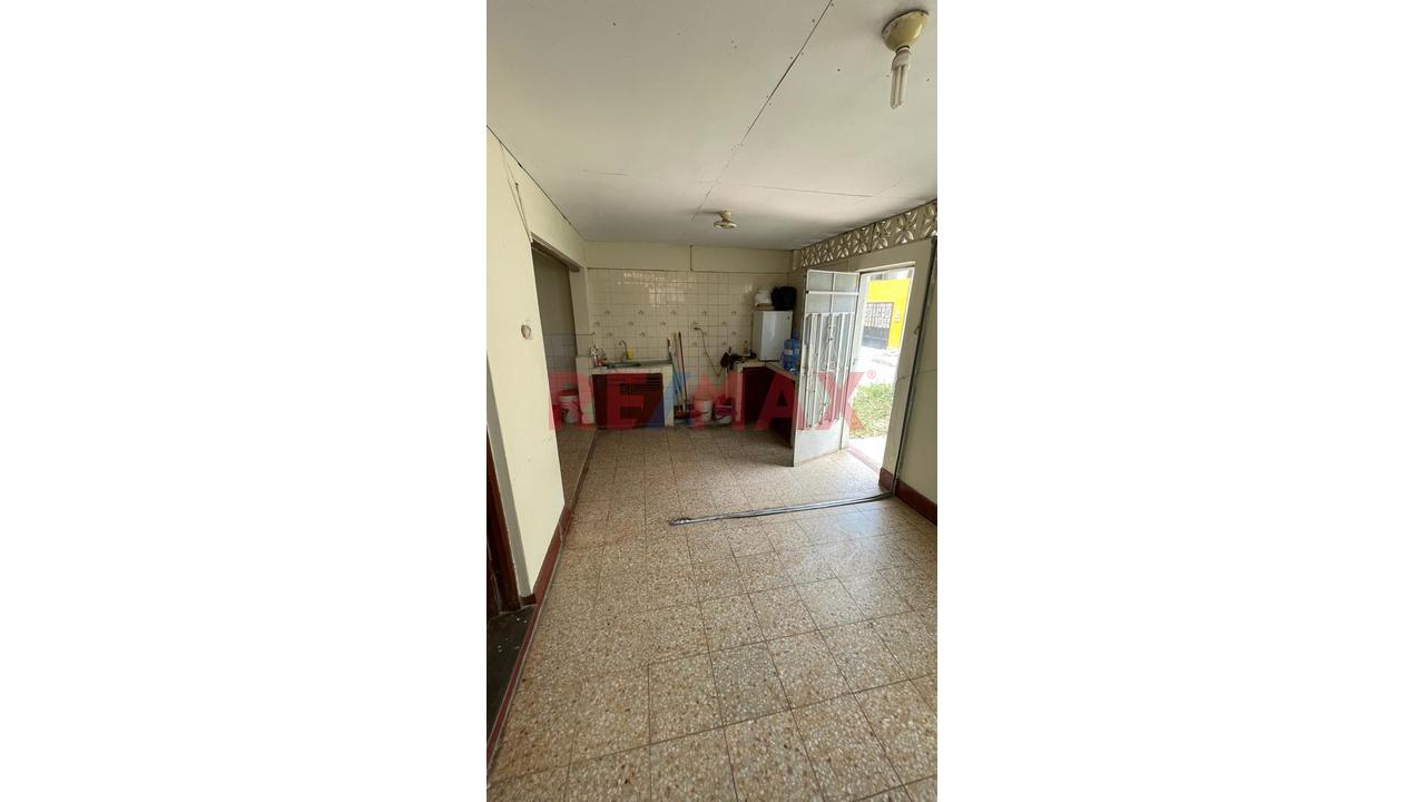 Se Vende Casa De Dos Pisos En Urbanización Idelfonso Coloma Sullana En Pasaje Muy Cerca A Calle José De Lama - 17