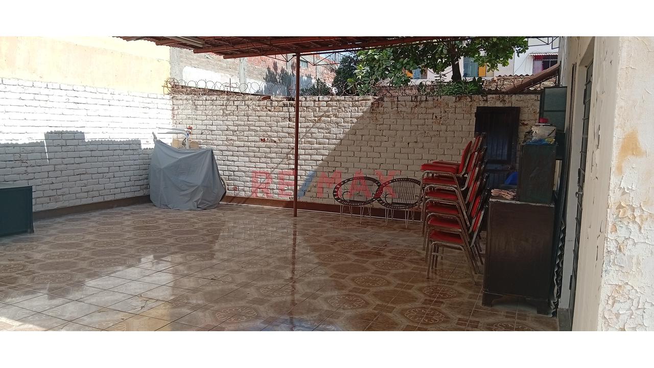 Se Vende Casa De Dos Pisos En Urbanización Idelfonso Coloma Sullana En Pasaje Muy Cerca A Calle José De Lama - 5
