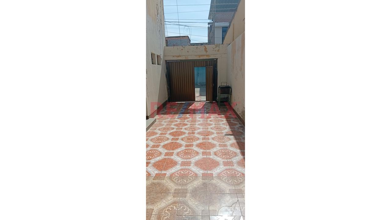 Se Vende Casa De Dos Pisos En Urbanización Idelfonso Coloma Sullana En Pasaje Muy Cerca A Calle José De Lama - 4