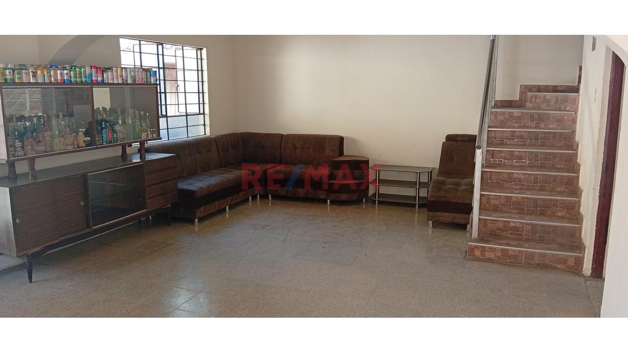 Se Vende Casa De Dos Pisos En Urbanización Idelfonso Coloma Sullana En Pasaje Muy Cerca A Calle José De Lama - 6