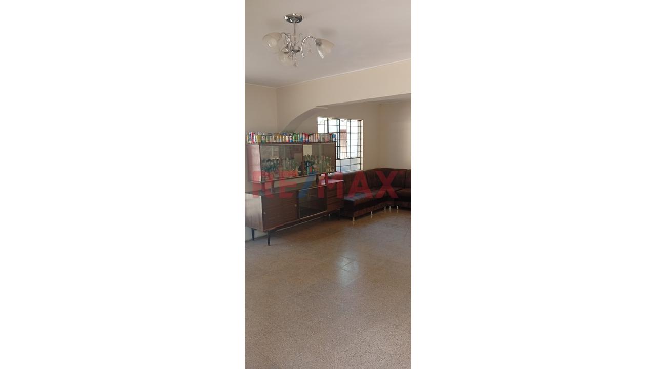 Se Vende Casa De Dos Pisos En Urbanización Idelfonso Coloma Sullana En Pasaje Muy Cerca A Calle José De Lama - 7