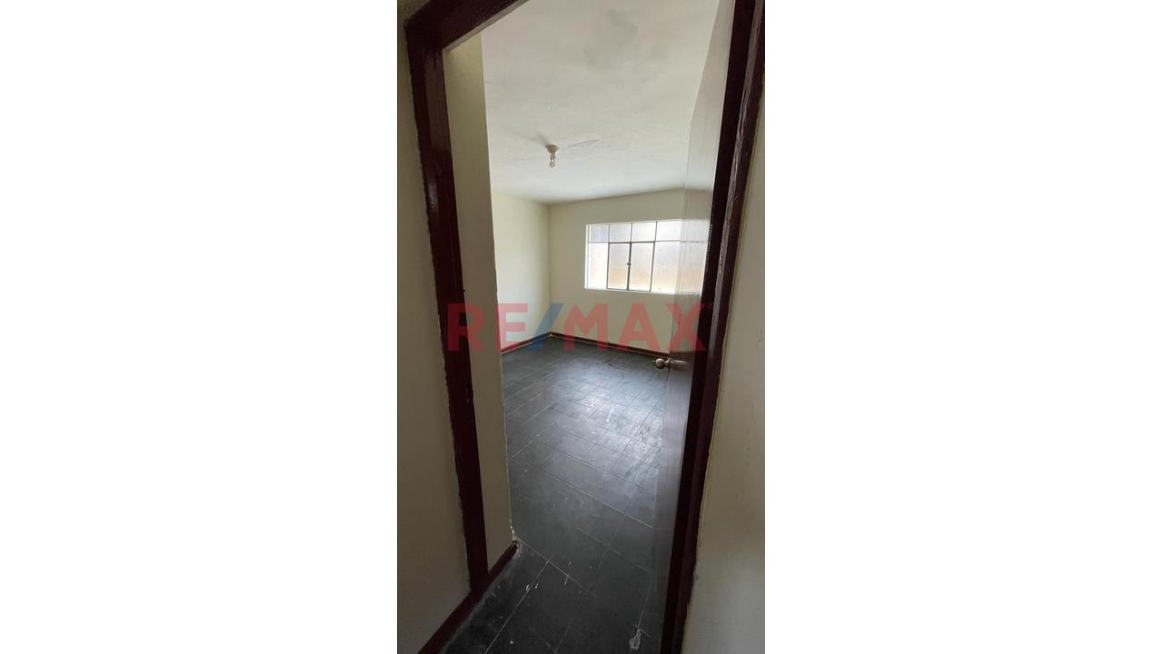 Se Vende Casa De Dos Pisos En Urbanización Idelfonso Coloma Sullana En Pasaje Muy Cerca A Calle José De Lama - 16