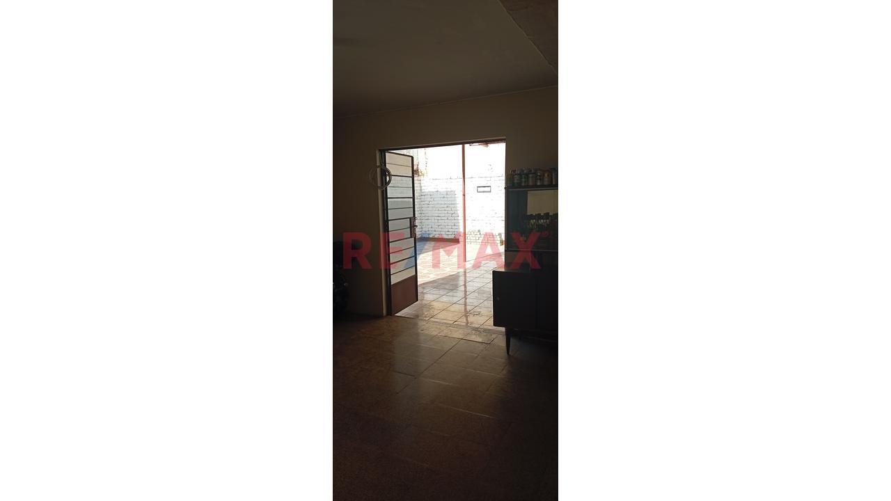 Se Vende Casa De Dos Pisos En Urbanización Idelfonso Coloma Sullana En Pasaje Muy Cerca A Calle José De Lama - 10