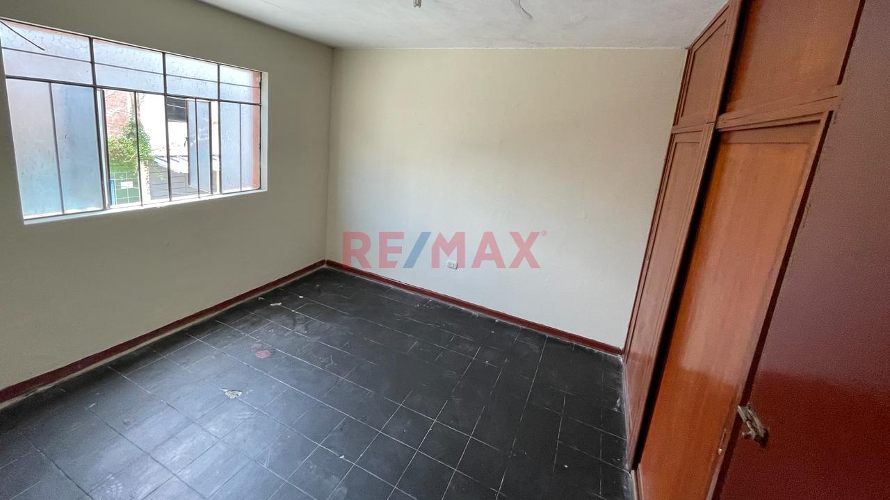 Se Vende Casa De Dos Pisos En Urbanización Idelfonso Coloma Sullana En Pasaje Muy Cerca A Calle José De Lama - 13