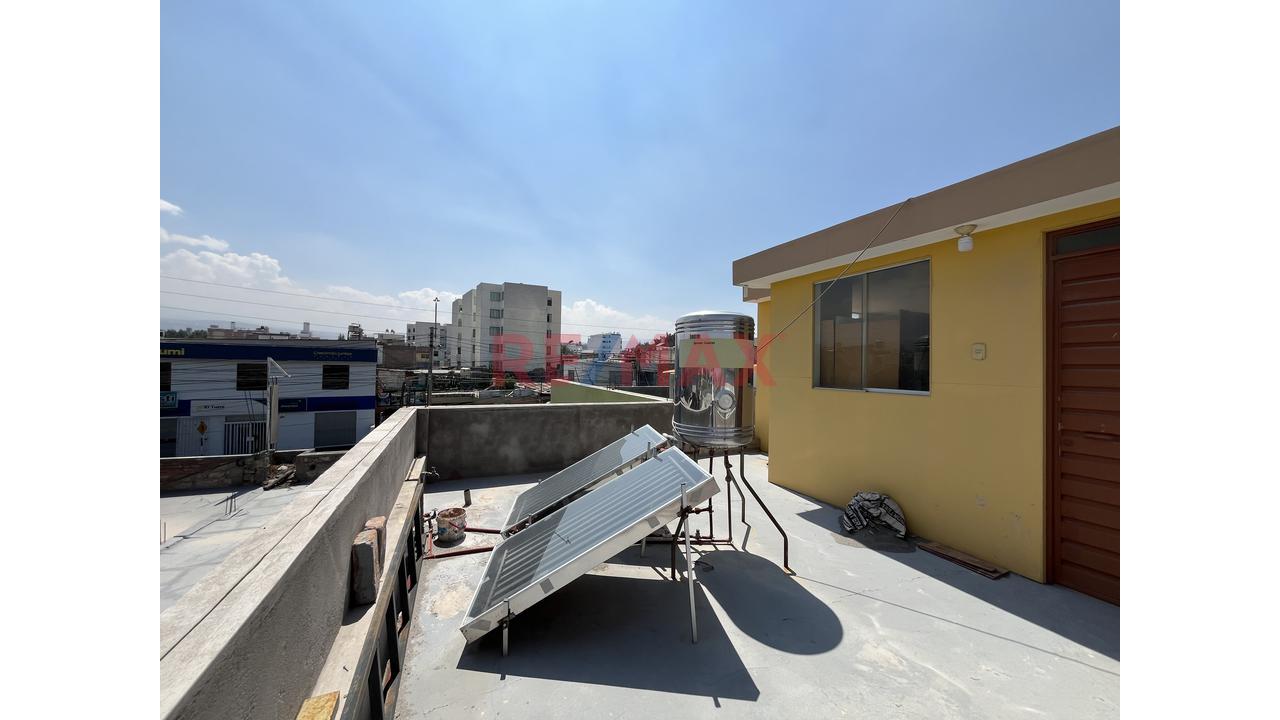 Casa En Venta En Jlbyr - Av. Principal - 16