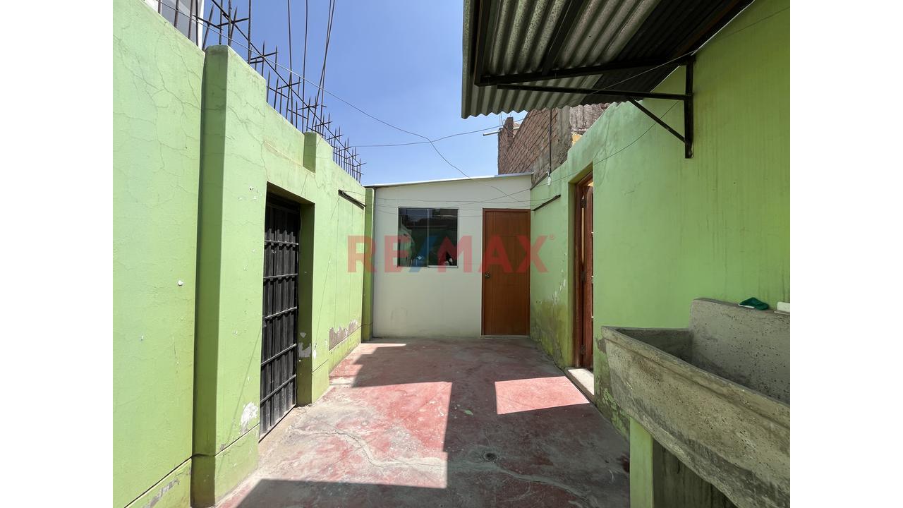 Casa En Venta En Jlbyr - Av. Principal - 10