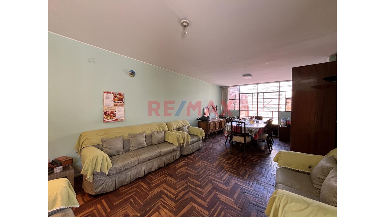 Casa En Venta En Jlbyr - Av. Principal - 5