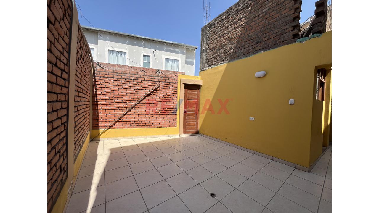 Casa En Venta En Jlbyr - Av. Principal - 8