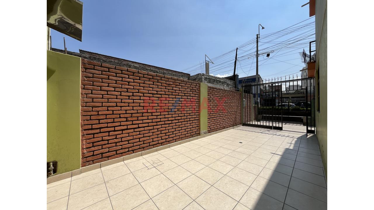 Casa En Venta En Jlbyr - Av. Principal - 3