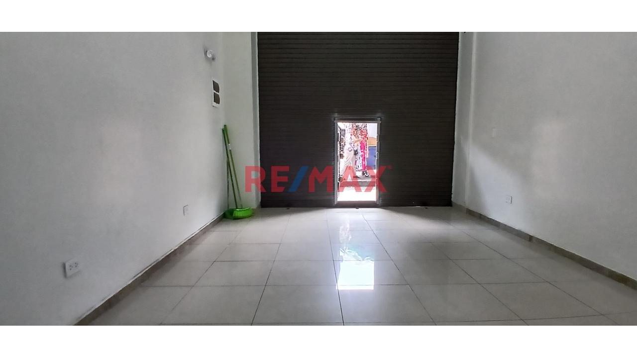 Alquiler Del Local Comercial En El Mercado Central - 1