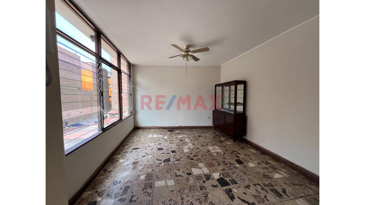 Vendo Casa De 5 Pisos En El Agustino - Inversion Asegurada 🏡💼 - 8