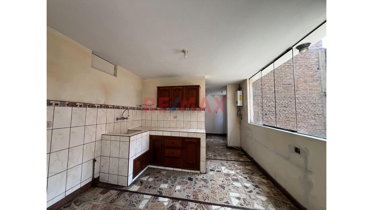 Vendo Casa De 5 Pisos En El Agustino - Inversion Asegurada 🏡💼 - 7