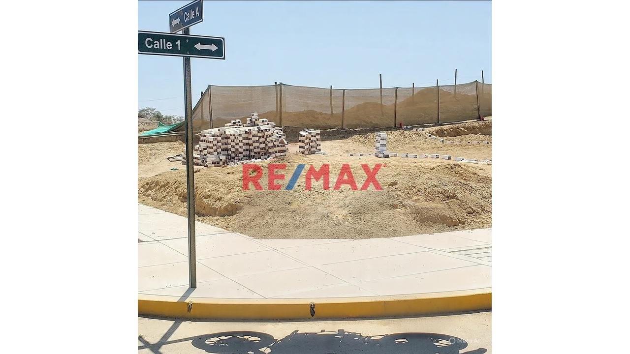 Se Vende Terreno En Esquina En Urbanización San Isidro