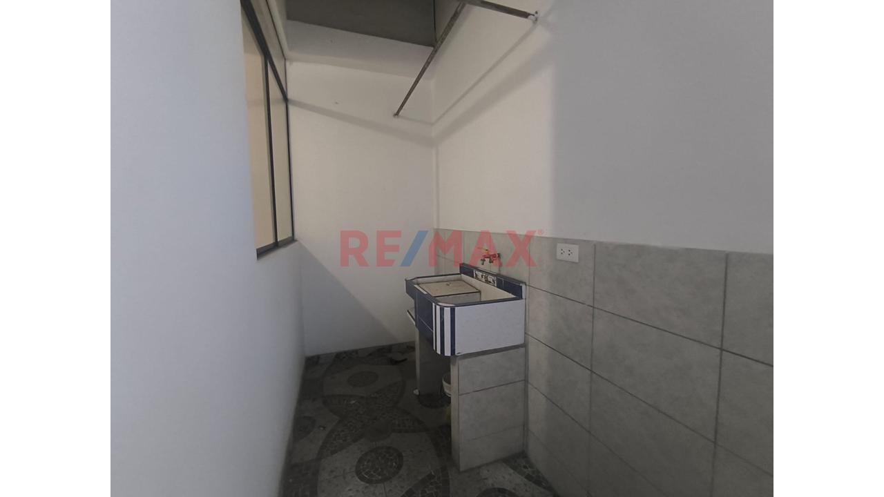 Vendo Departamento En Piso 1 - Calle Las Begonias - Smp — foto 9
